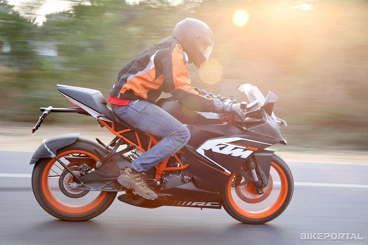 KTM RC 200 2020 Moving shot