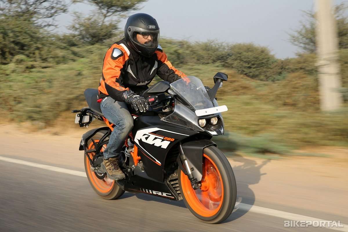 KTM RC 200 2020 Moving shot