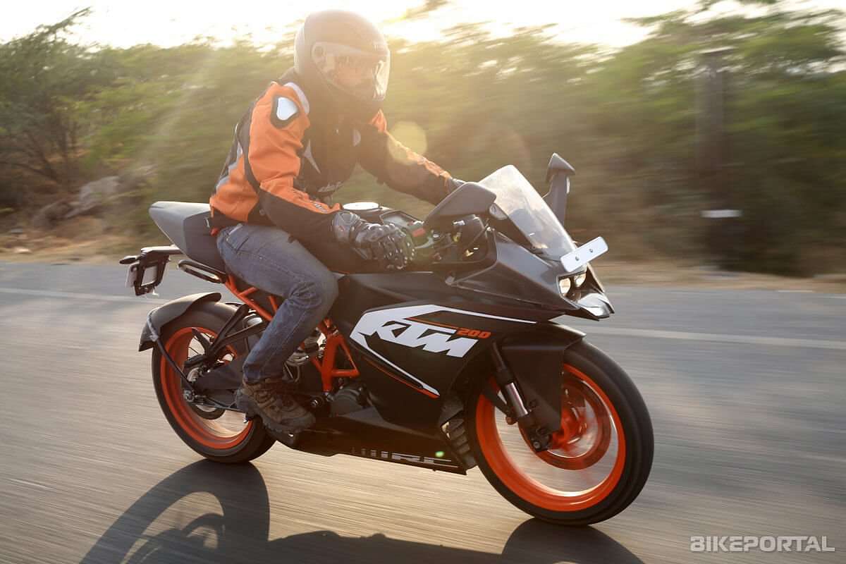 KTM RC 200 2020 Moving shot