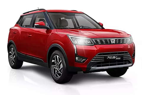Mahindra XUV300 W8 Petrol 5 Seater MT Dual Tone Profile Image