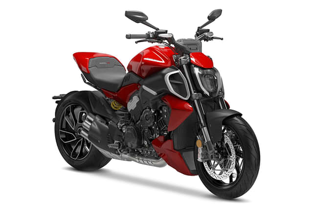 Ducati Diavel V4