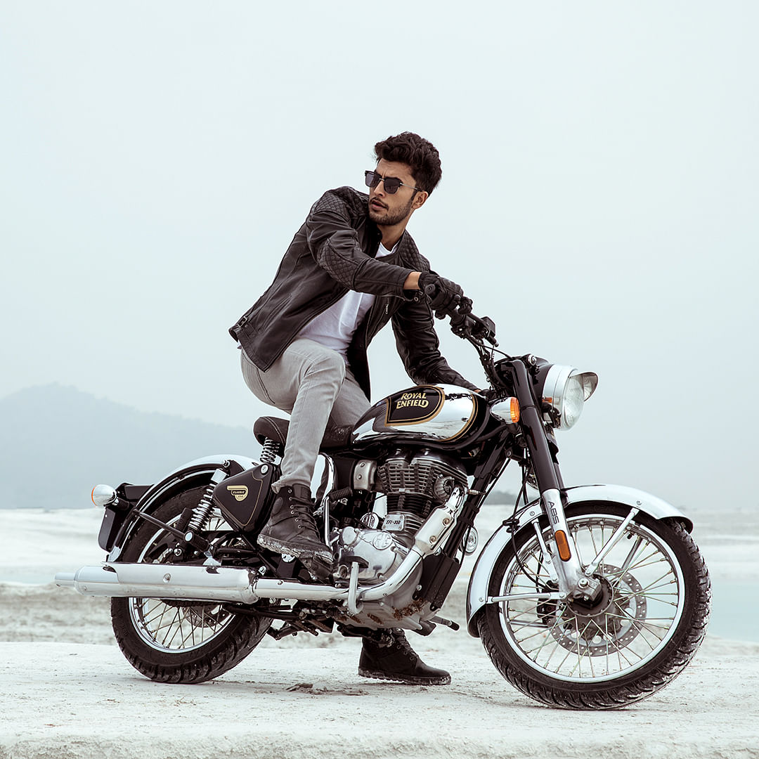 Flashpoint-Creatives-Mehul-Shah-Fashion-Photography -Commercial-Corporate-Campaign-Royal-Enfield-Continental-GT-Hanusha-Rajawat  – Flashpoint Creatives