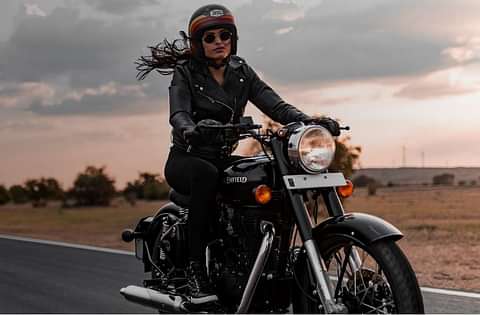 Royal Enfield Classic 350 BS6 Chrome Black Images