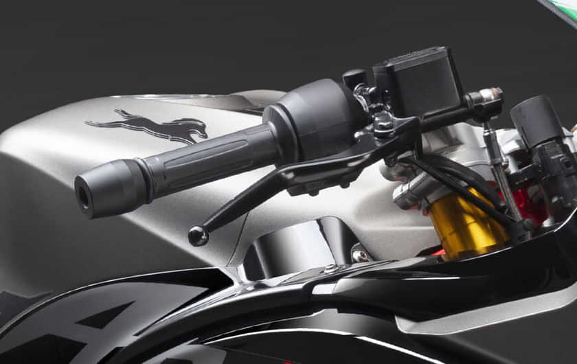 TVS Akula 310 2017-2020 image TVS Akula 310 2017-2020 image