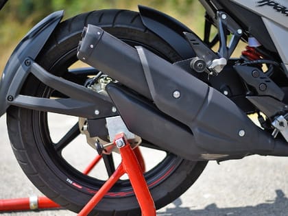 TVS Apache RTR 160 4V 2018-2020 Price Images, Colours Reviews