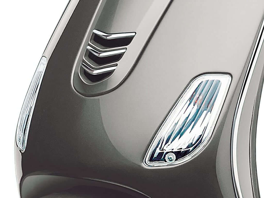 Vespa VXL 150 Front Turn Indicators