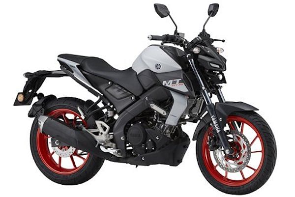 Yamaha mt 15 outlet bs6 on road price