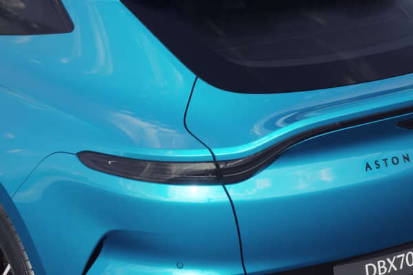 Aston Martin DB 11 2020-2024 Indicators