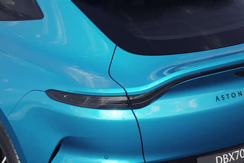 Aston Martin DB 11 V8 Voalnte Indicators