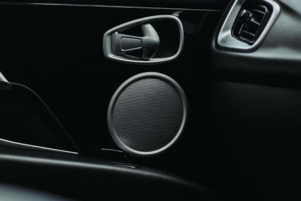 Aston Martin DB 11 2020-2024 Speakers