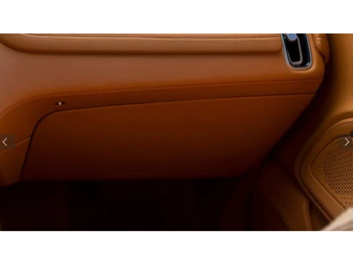 Aston Martin DBX Glove Box