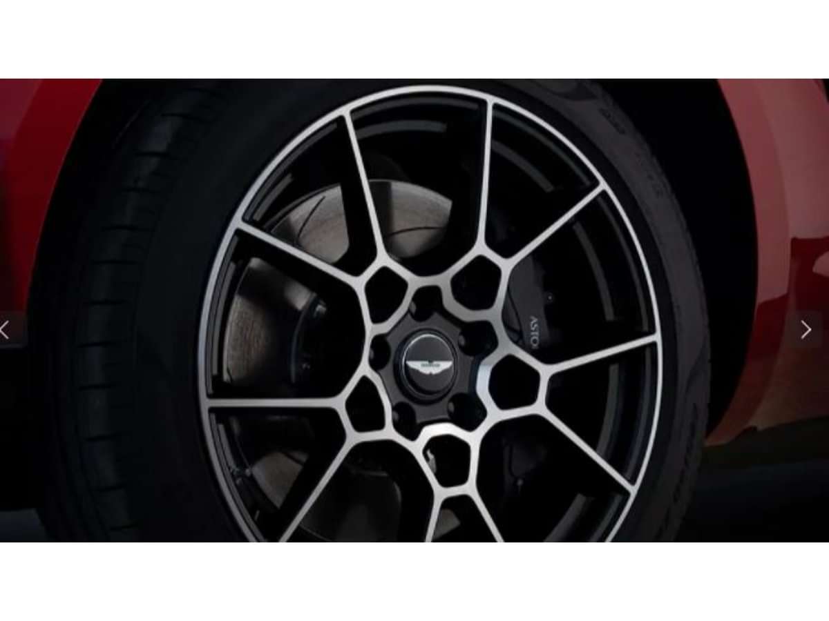 Aston Martin DBX Wheel