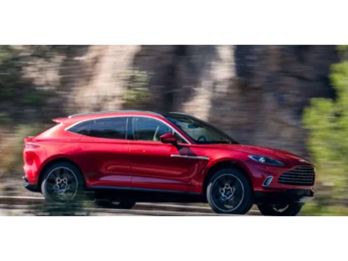 Aston Martin DBX Right Side View