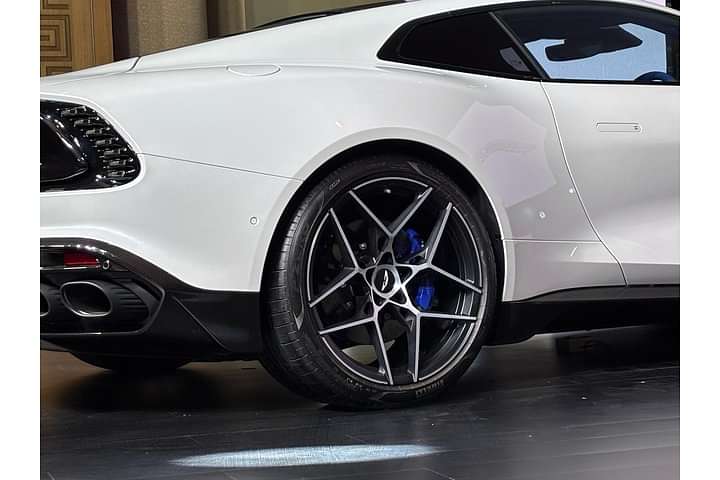 Aston Martin Vanquish Wheel
