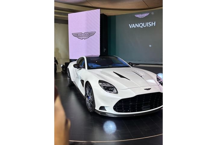 Aston Martin Vanquish Front Windshield/Windscreen