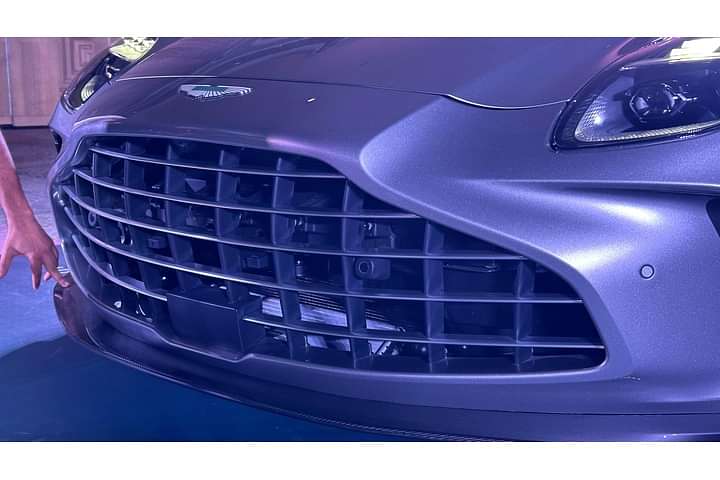 Aston Martin Vantage Grille