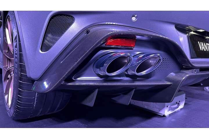 Aston Martin Vantage Exhaust Pipes