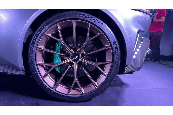 Aston Martin Vantage Wheel