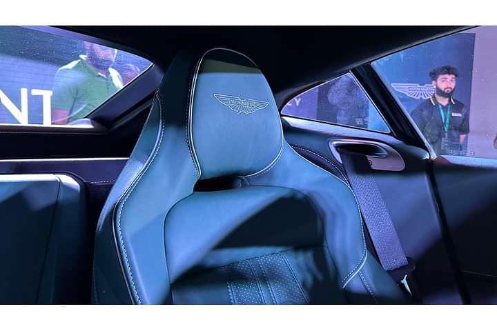 Aston Martin Vantage Rear Headrests