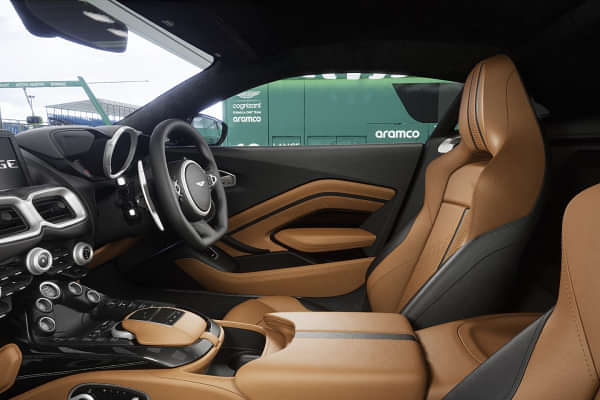 Aston Martin Vantage Dashboard