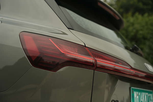 Audi e-tron Rear Signal/Blinker Light