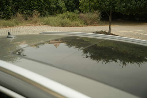 Audi e-tron Car Roof Image