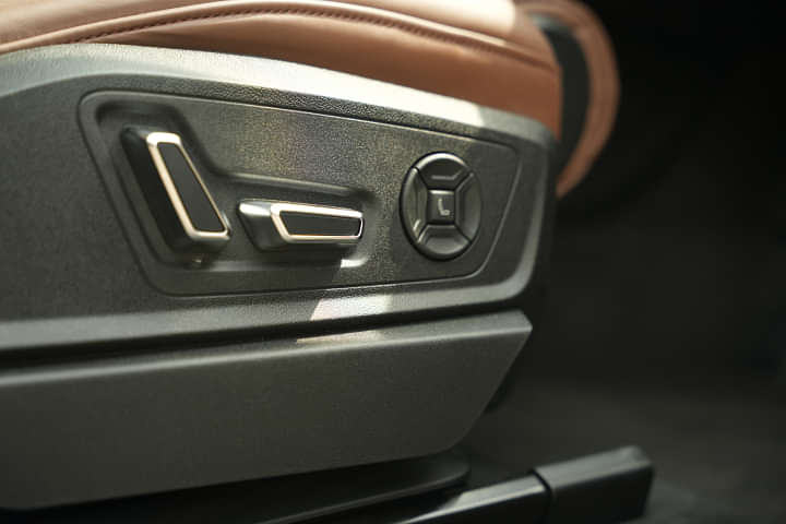 Audi e-tron Seat Adjustment for Driver