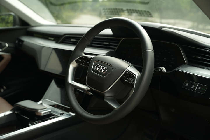 Audi e-tron Dashboard