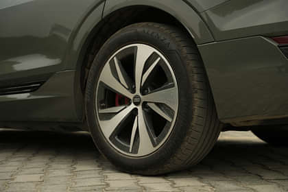 Audi e-tron 55 Quattro Wheel