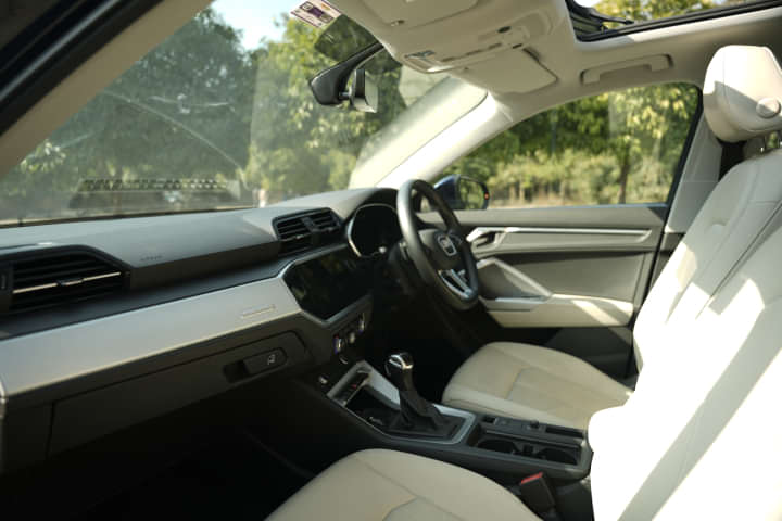 Audi Q3 Dashboard