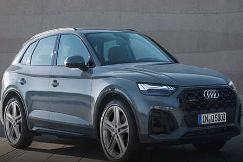Audi Q5 2021 Technology Right Front Three Quarter