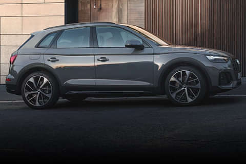 Audi Q5 2021 Technology Right Side View
