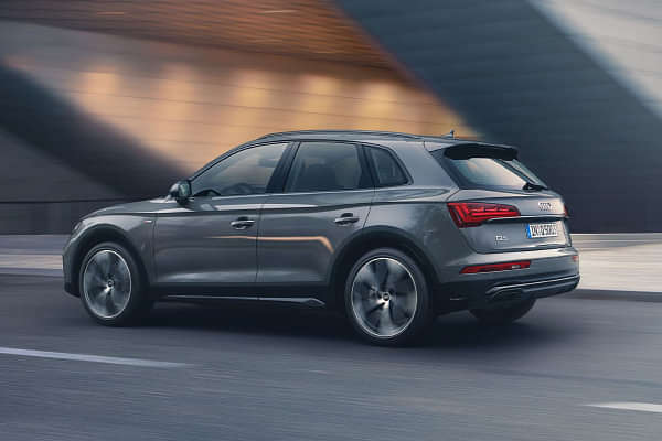 Audi Q5 Driving Shot