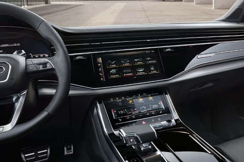 Audi Q7 2022 Technology Dashboard