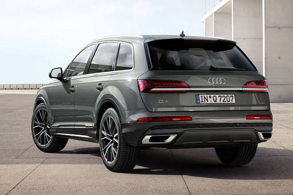 Audi Q7 Left Rear Three Quarter