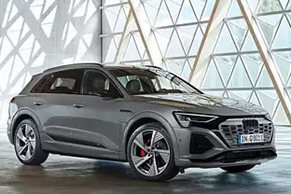 Audi Q8 e-tron Right Front Three Quarter