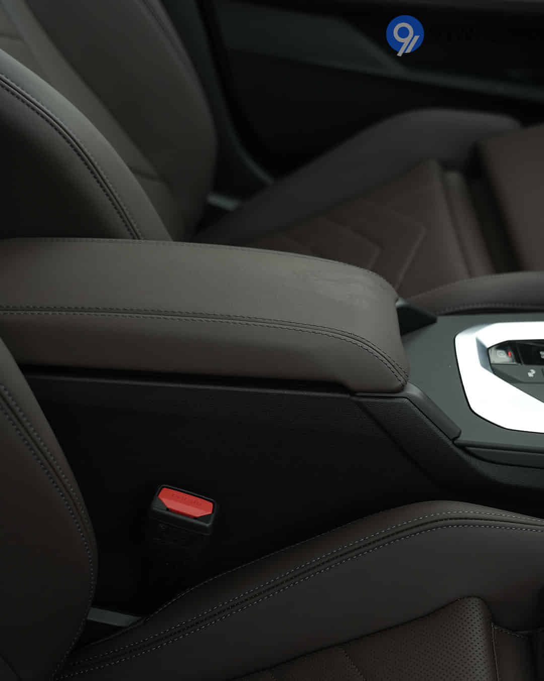 Front Centre Arm Rest