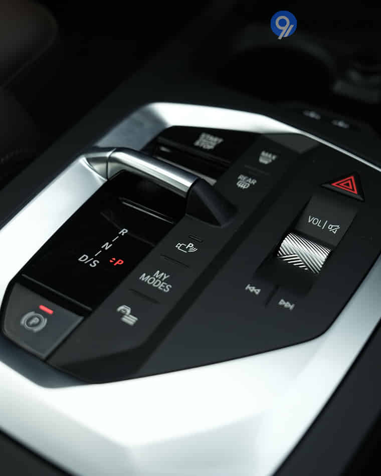 Dashboard & Front Cabin - 2 Dashboard & Front Cabin - 2