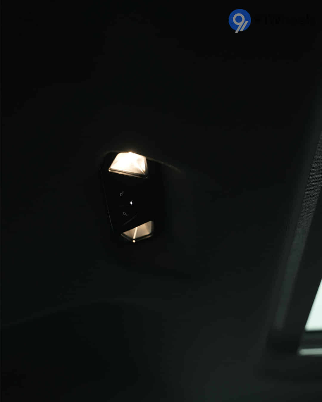 Rear Row Roof Mounted Cabin Lamps