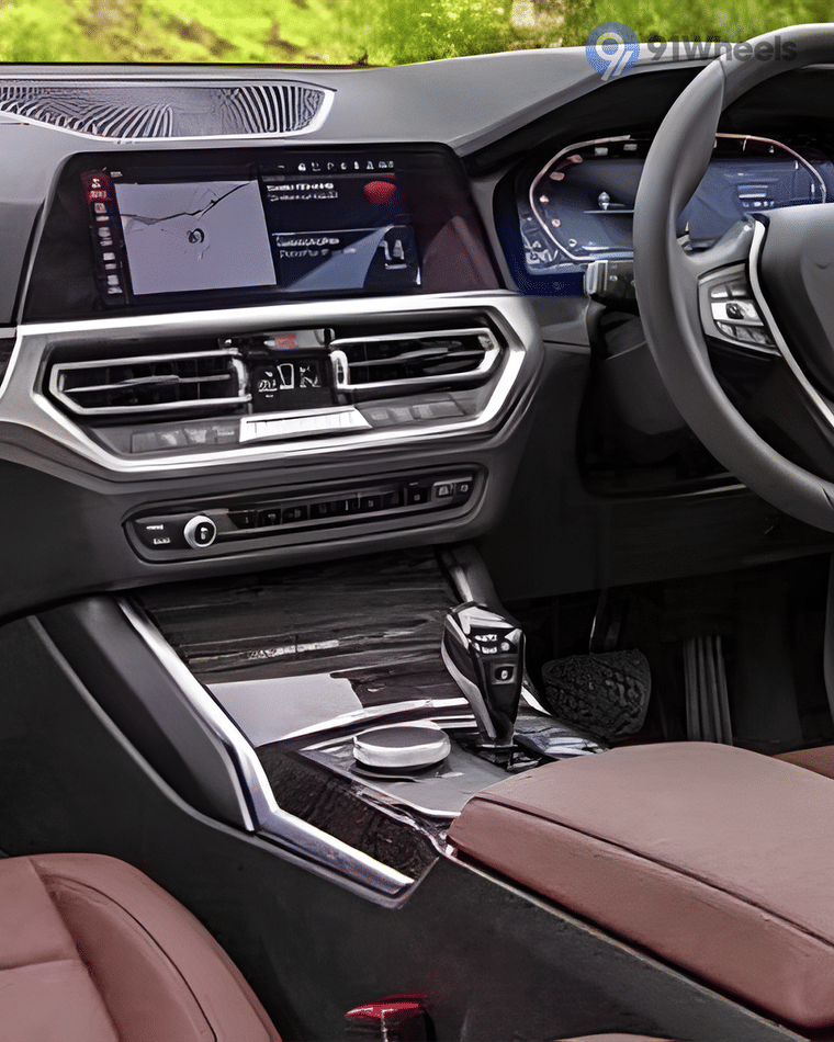 Dashboard & Front Cabin - 3 Dashboard & Front Cabin - 3