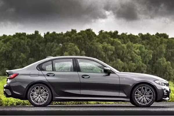 BMW 3-Series Right Side View