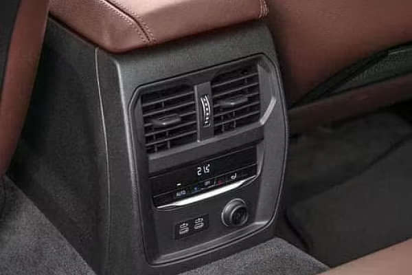 BMW 3-Series Rear Row Air Vent