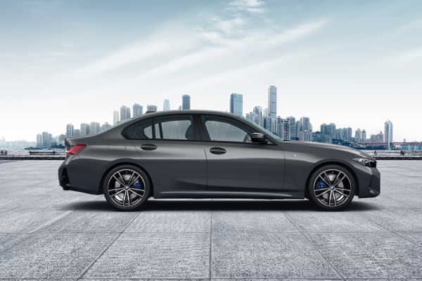 BMW 3-Series Right Side View BMW 3-Series Right Side View