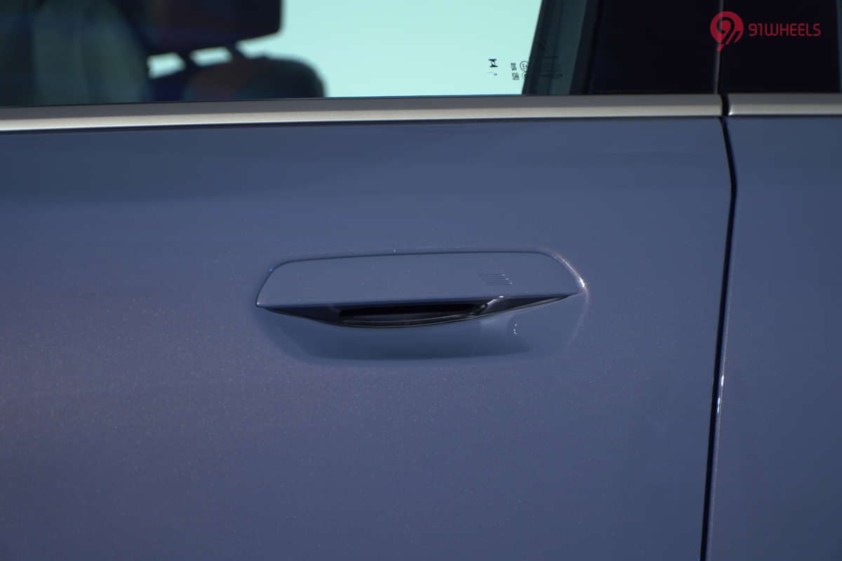 BMW 5-Series Front Door Handle