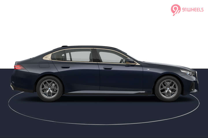 BMW 5-Series Right Side View