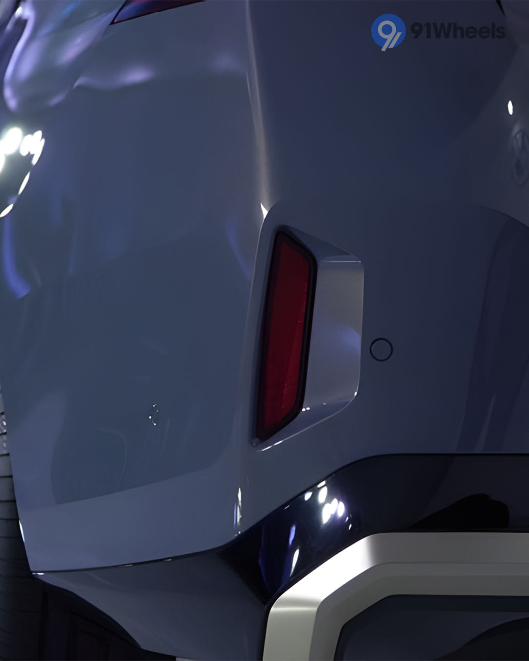 BMW 5-Series Reflector