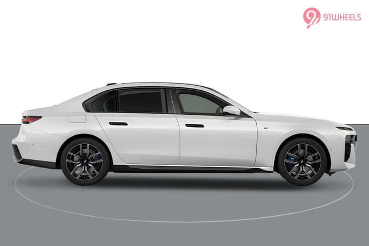 BMW 7-Series Right Side View
