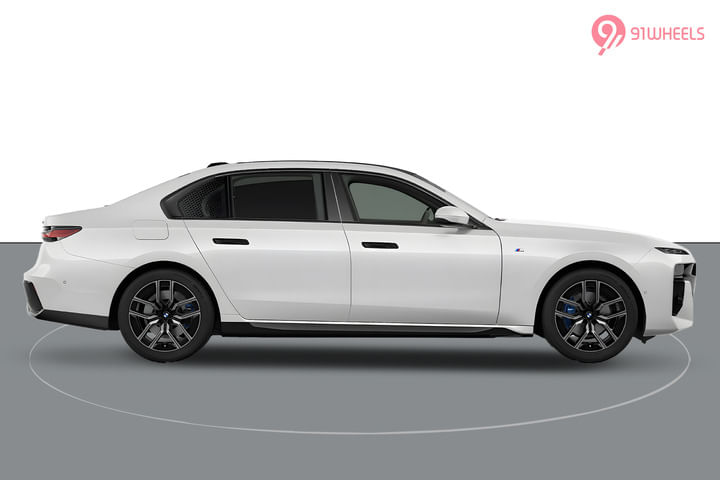 BMW 7-Series Right Side View