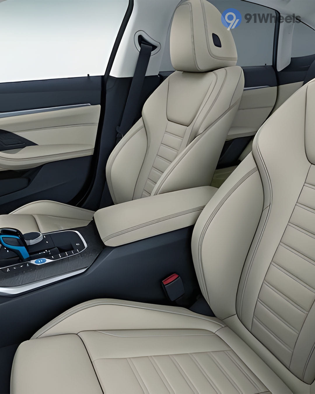 Dashboard & Front Cabin - 4 Dashboard & Front Cabin - 4