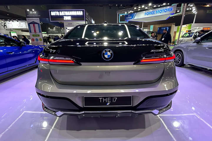 BMW i7 Rear View